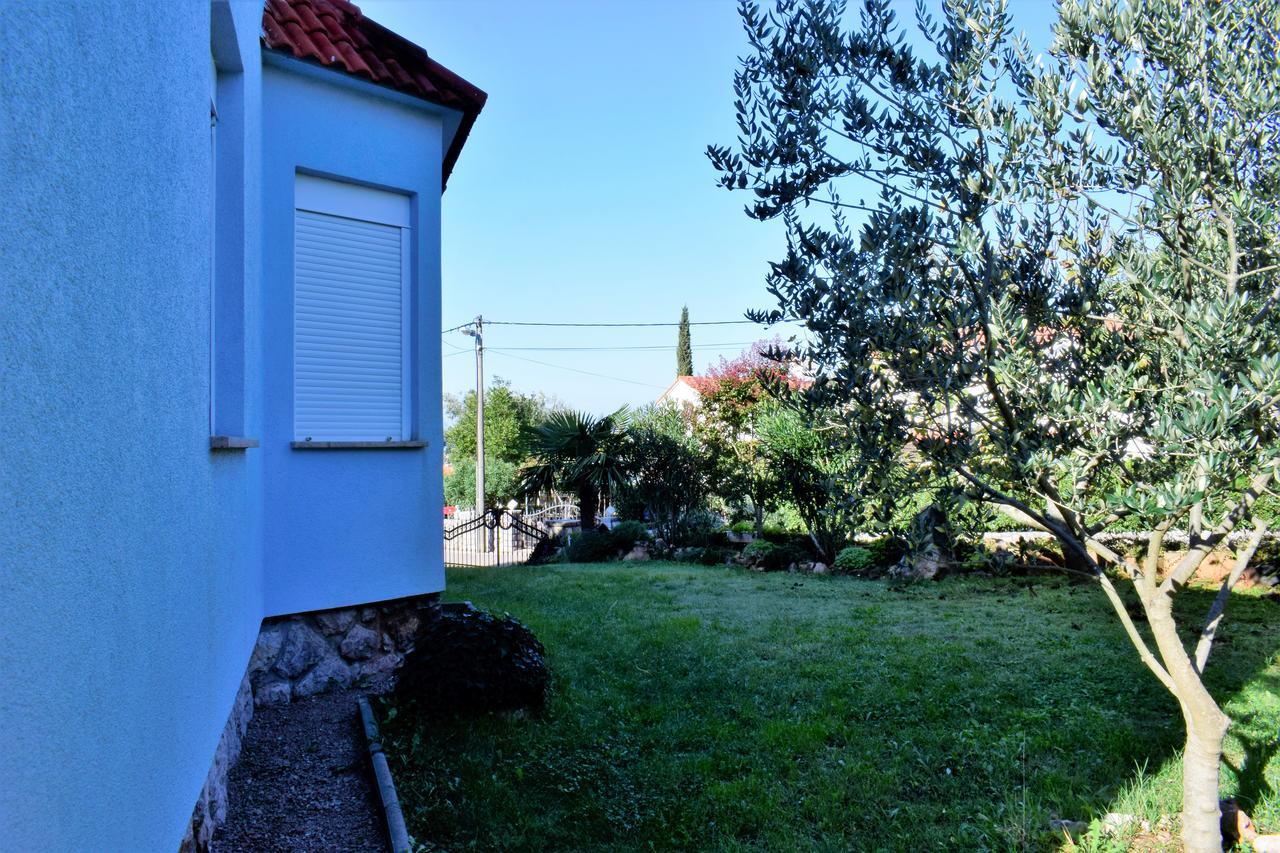 Apartment Blumen Oase Mikulic Malinska Buitenkant foto