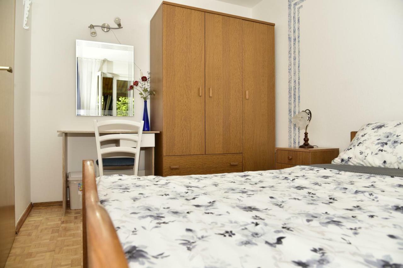Apartment Blumen Oase Mikulic Malinska Buitenkant foto