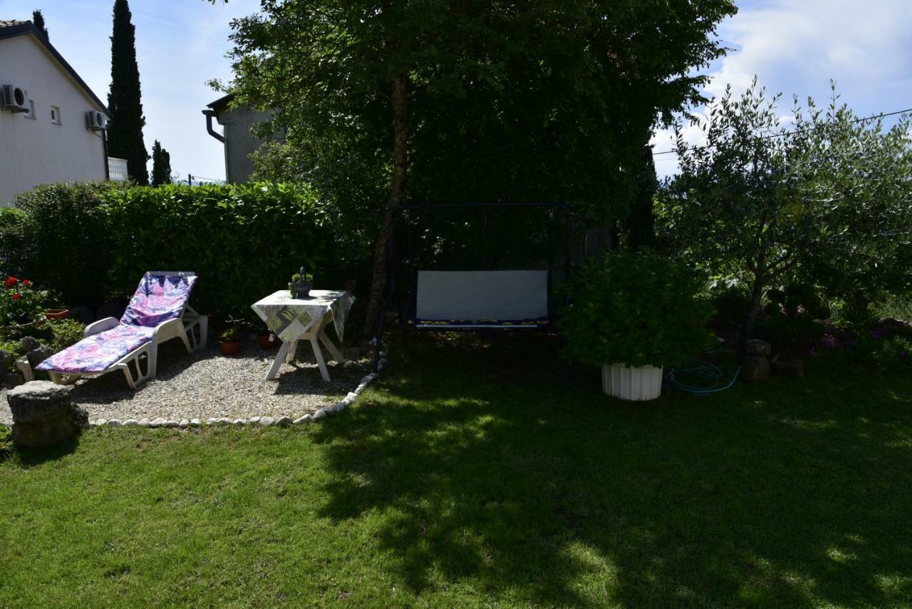 Apartment Blumen Oase Mikulic Malinska Buitenkant foto