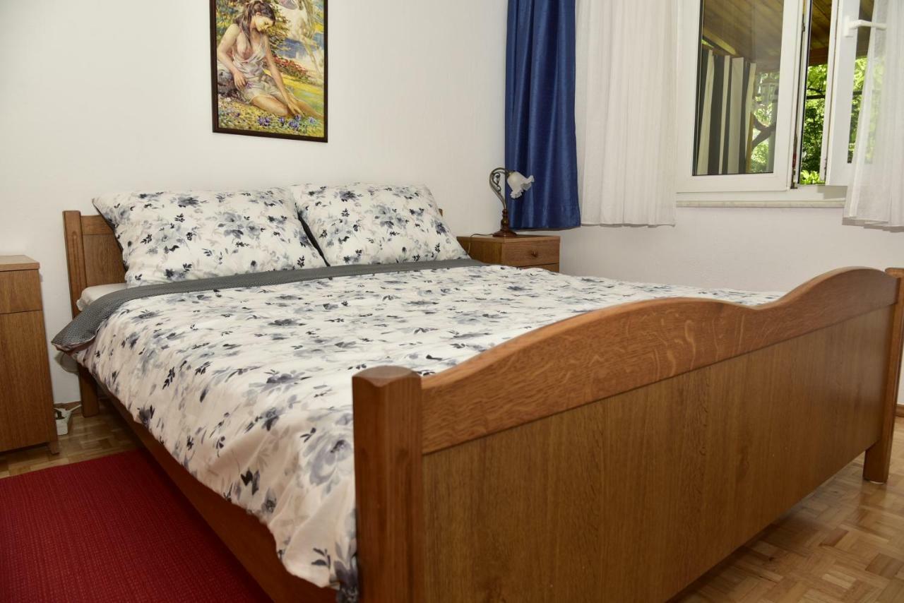 Apartment Blumen Oase Mikulic Malinska Buitenkant foto